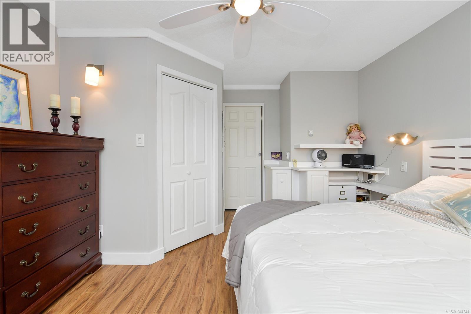 #214 848 Esquimalt Rd - 20