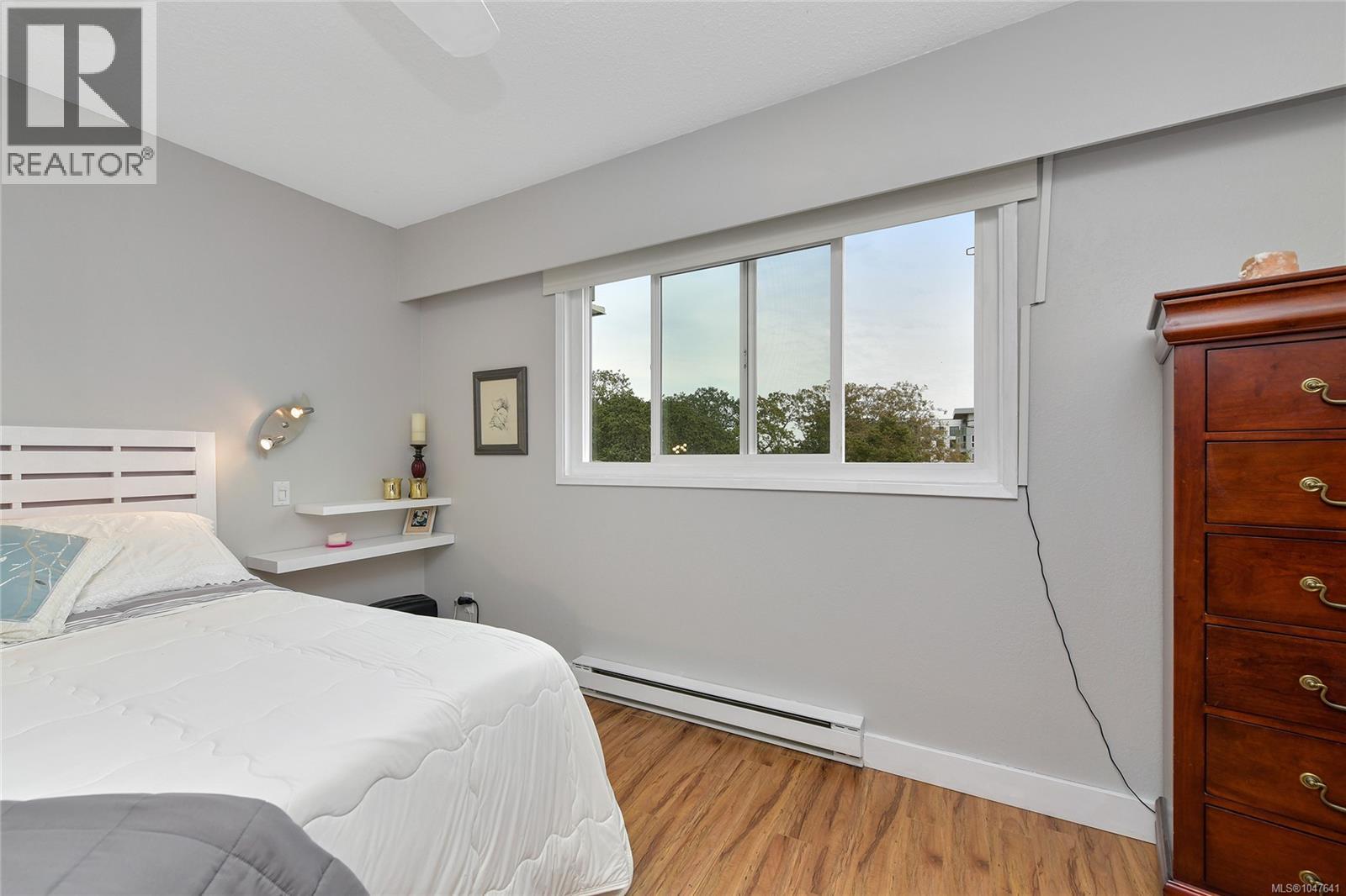 214 848 Esquimalt Rd, Esquimalt