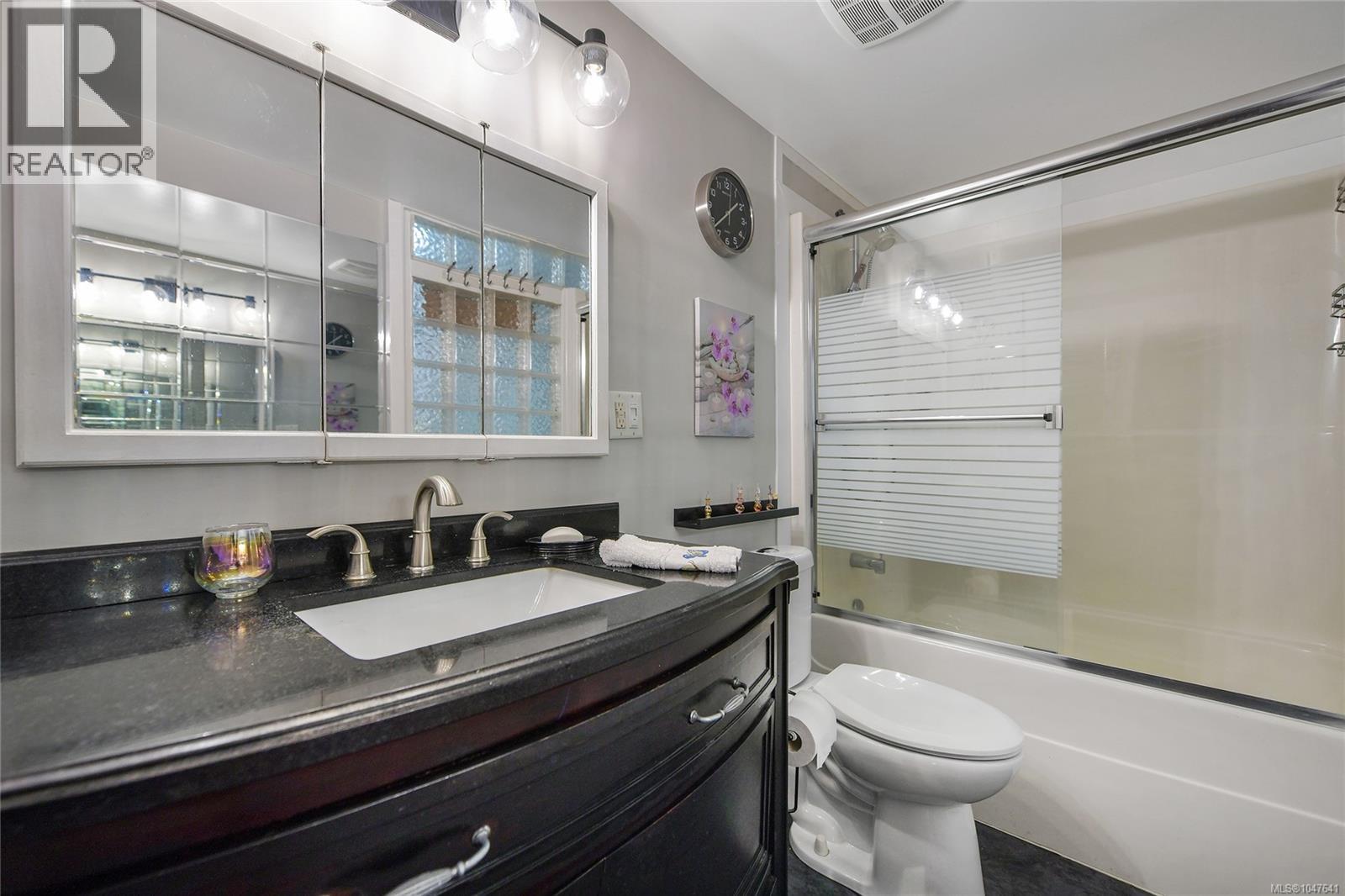 214 848 Esquimalt Rd, Esquimalt