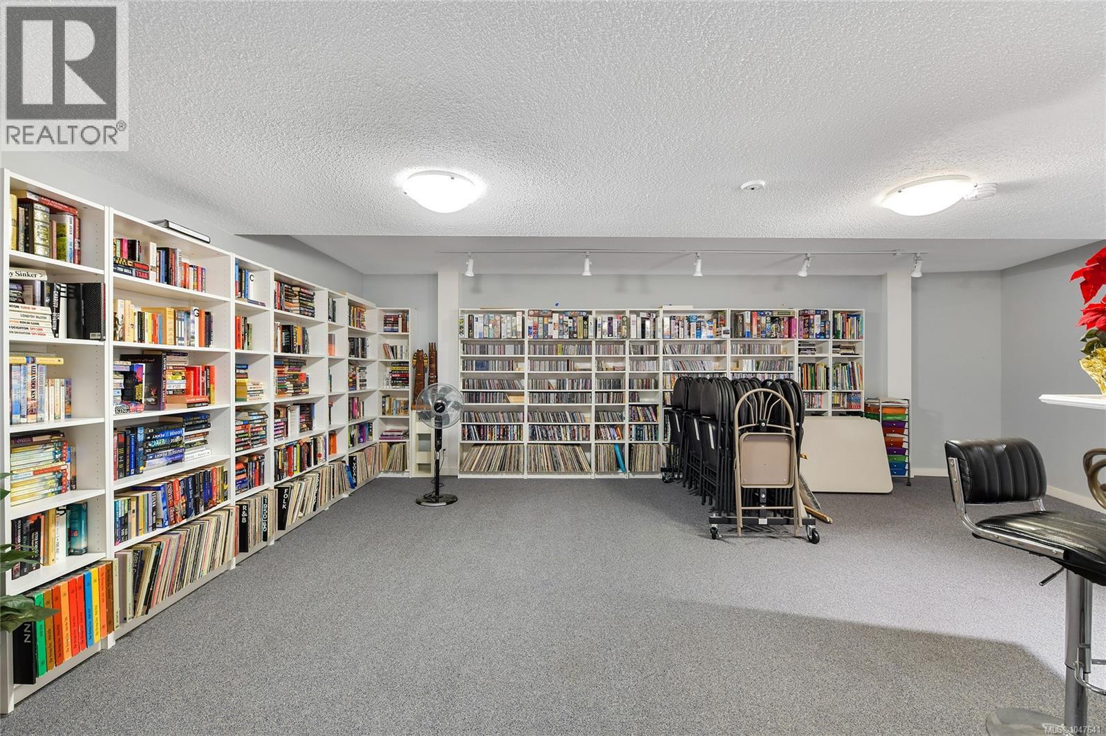 214 848 Esquimalt Rd, Esquimalt