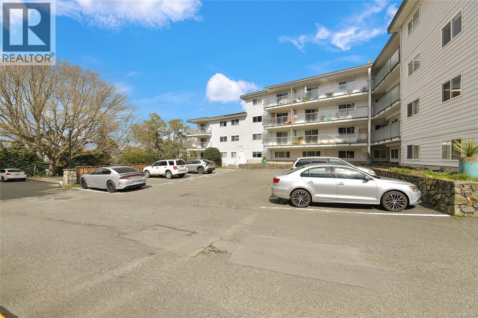 #214 848 Esquimalt Rd - 28