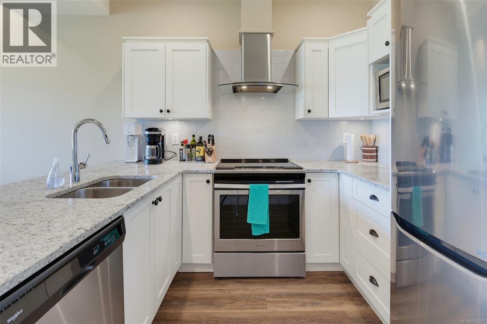 208B 6596 Baird Rd, Port Renfrew