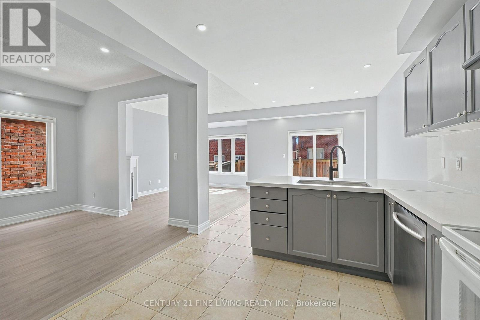92 GULFBROOK CIRCLE - 11