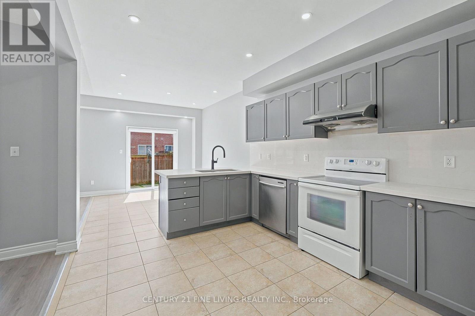 92 GULFBROOK CIRCLE - 7