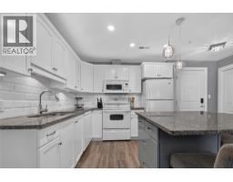 277 Yorkton Avenue Unit# 305, Penticton, BC V2A3V4 Photo 9