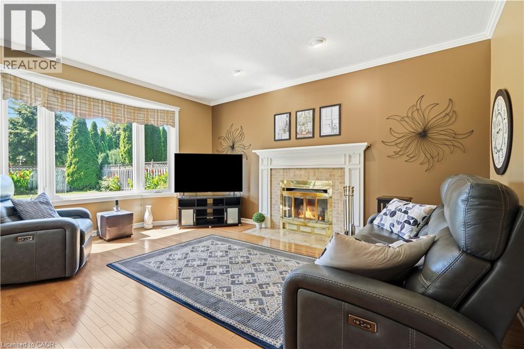 40 DALEMERE Crescent - 12