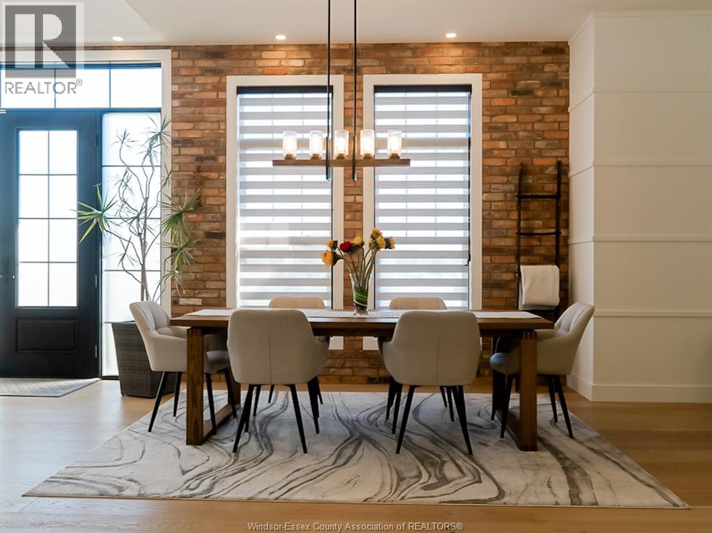 36 YORK BOULEVARD - 10
