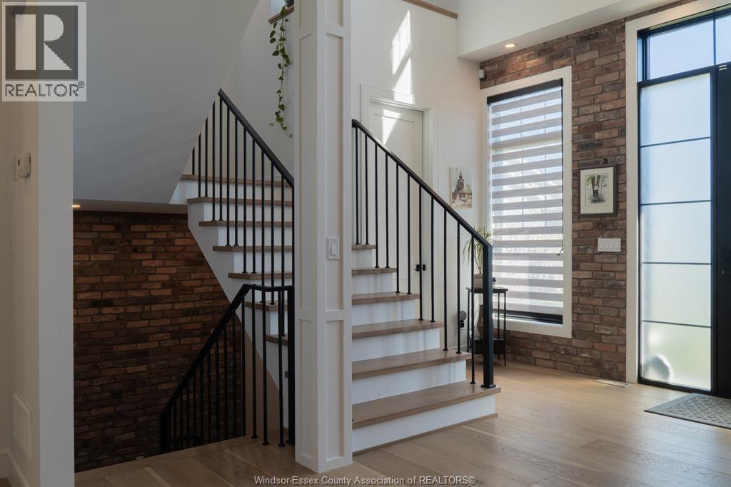36 YORK BOULEVARD - 16