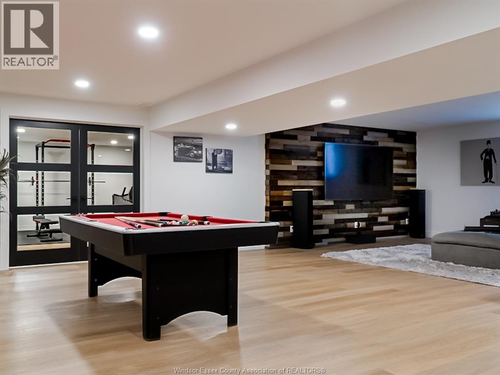 36 YORK BOULEVARD - 24