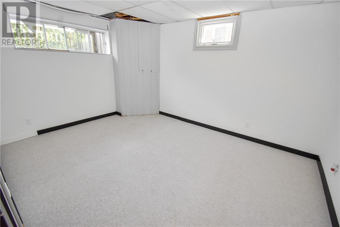 63 St. Denis Street - Image 33