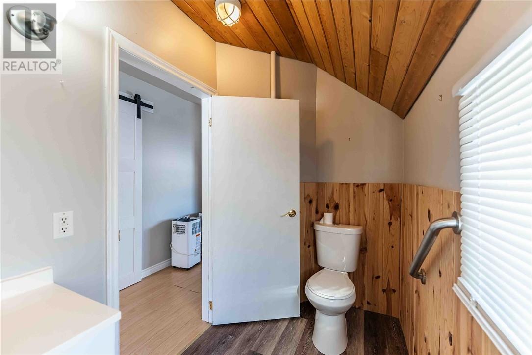 1168 West Bay - Image 40