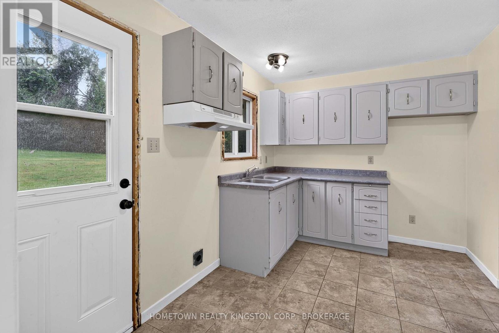 1024 SOUTH SHORE ROAD - Image 9