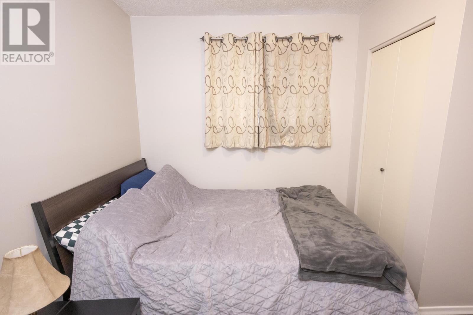 80 Peter ST - 18