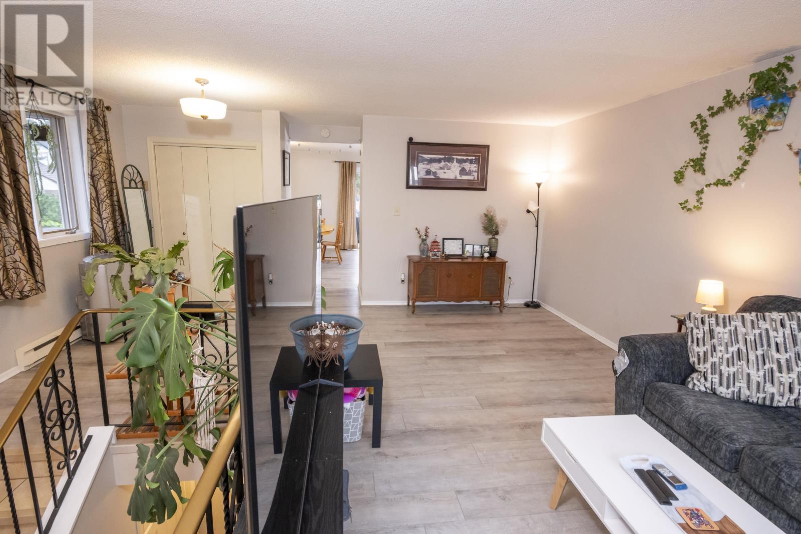 80 Peter ST - 6