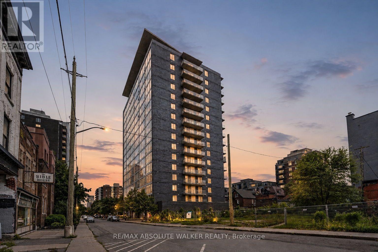 #810 300 LISGAR STREET - 2