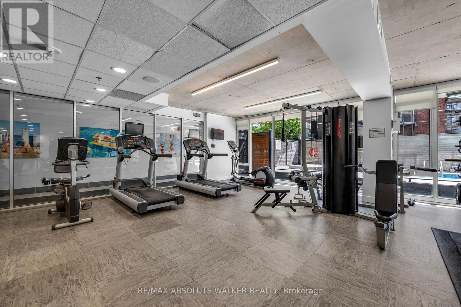 #810 300 LISGAR STREET - 20