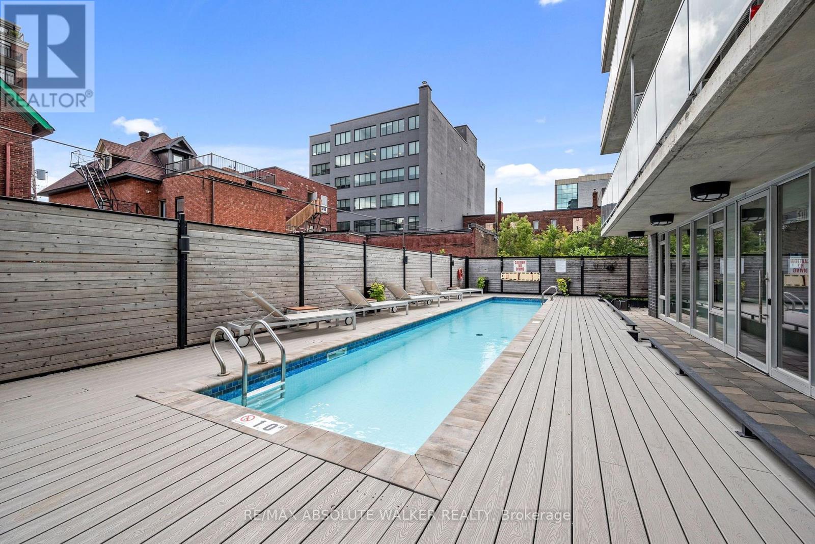 #810 300 LISGAR STREET - 23