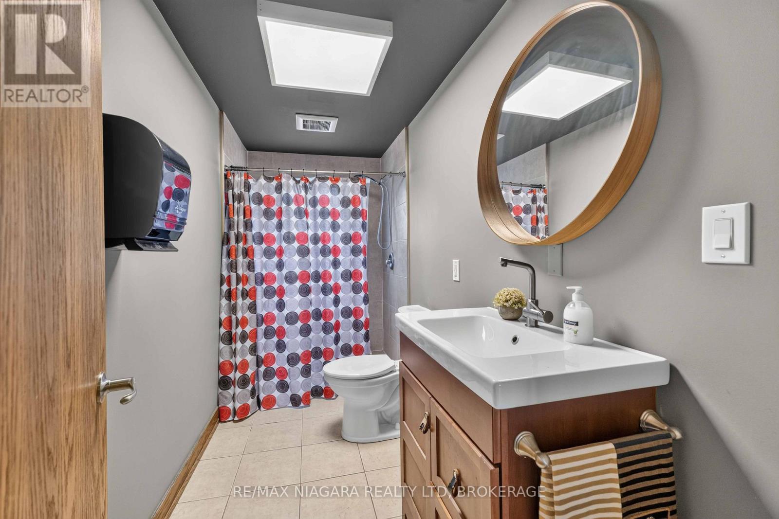2517 First St Louth Street — photo 17