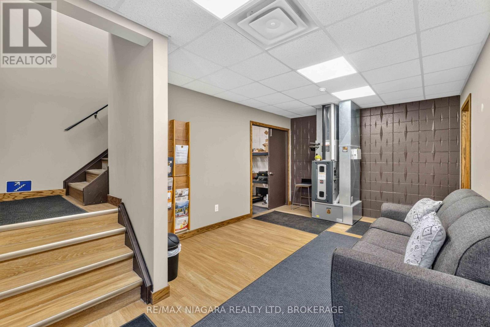 2517 First St Louth Street — photo 23