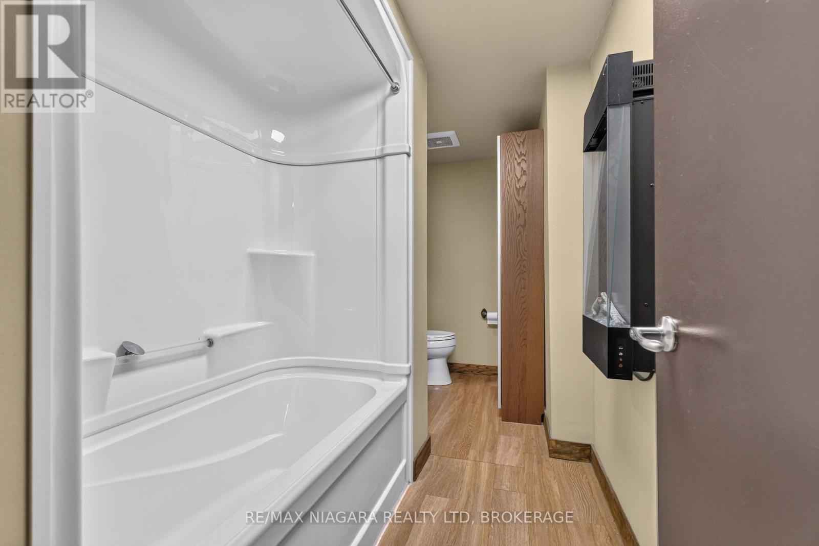 2517 First St Louth Street — photo 24
