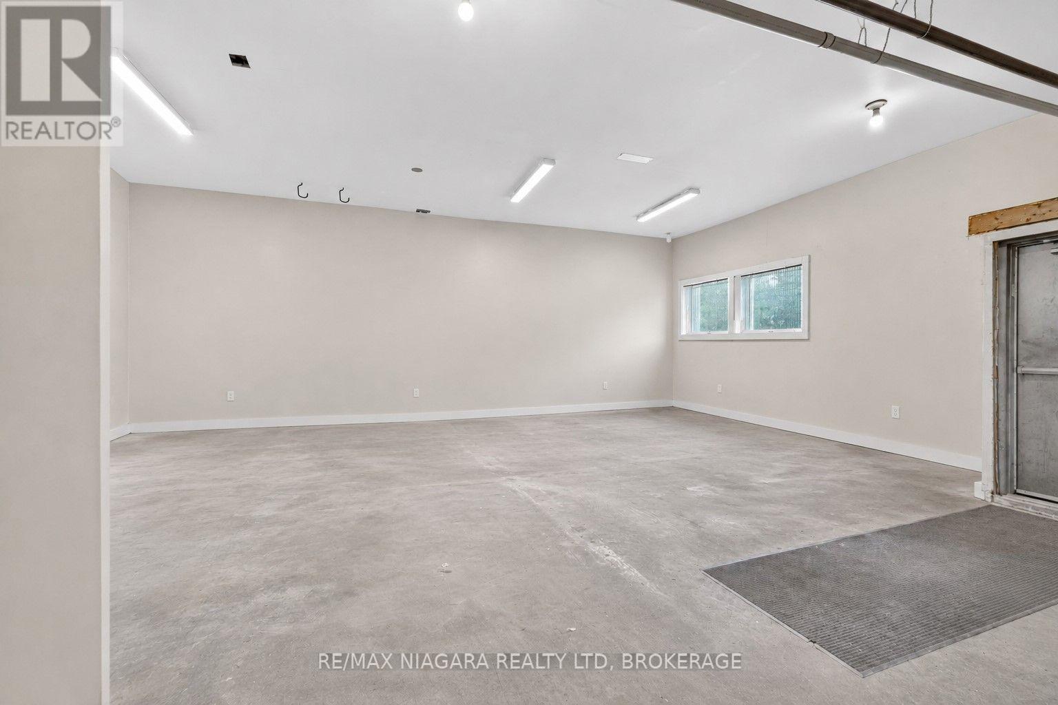 2517 First St Louth Street — photo 26