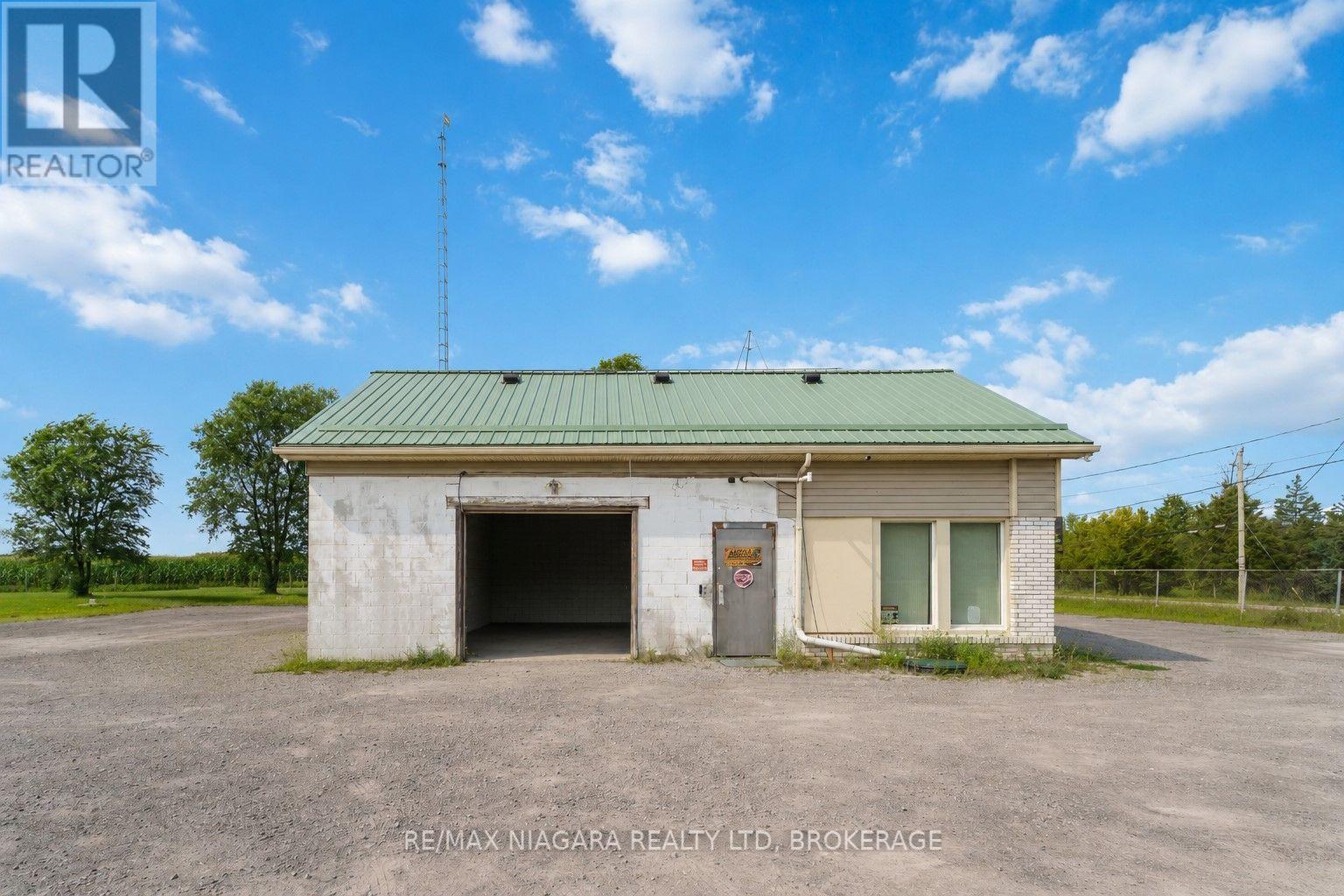 2517 First St Louth Street — photo 38