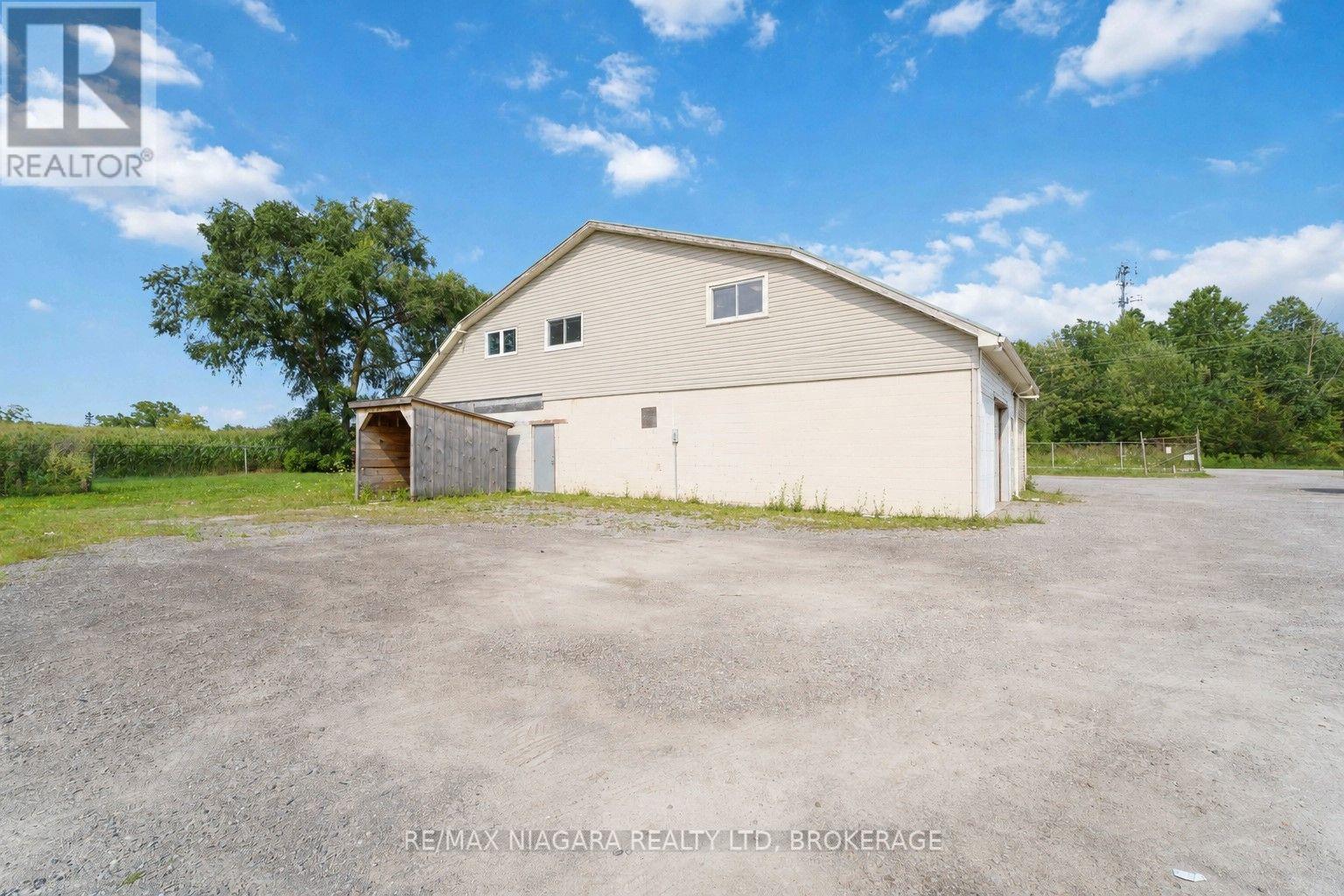 2517 First St Louth Street, St. Catharines (Rural Eighth), Ontario, L2R6P7, St. Catharines (Rural Eighth), Ontario — photo 4 of 5