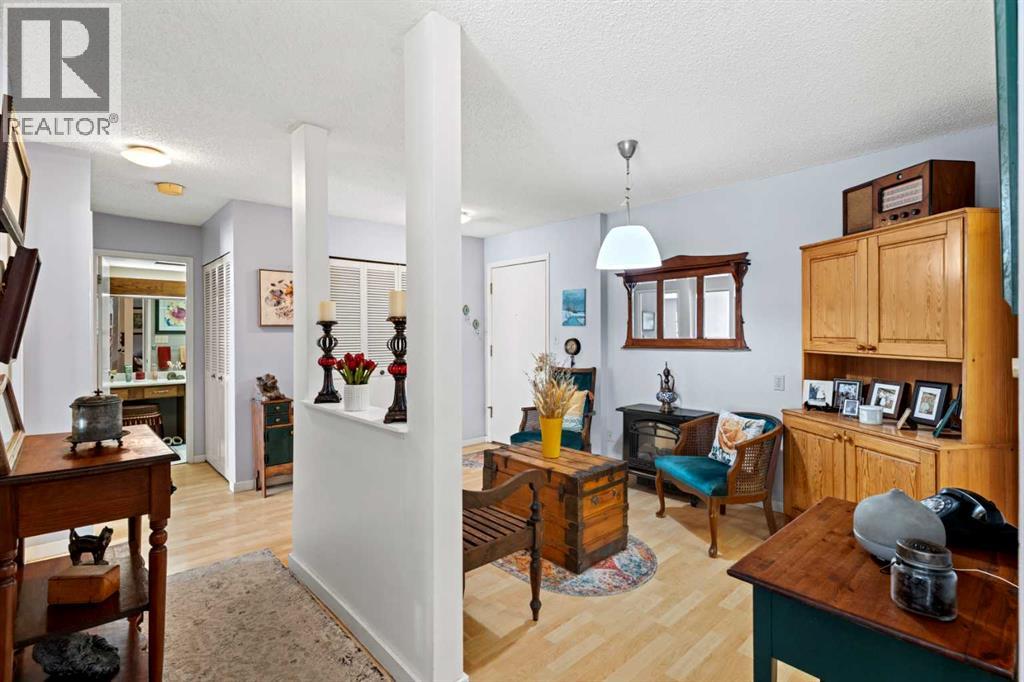 #201 3719C 49 Street NW - 6