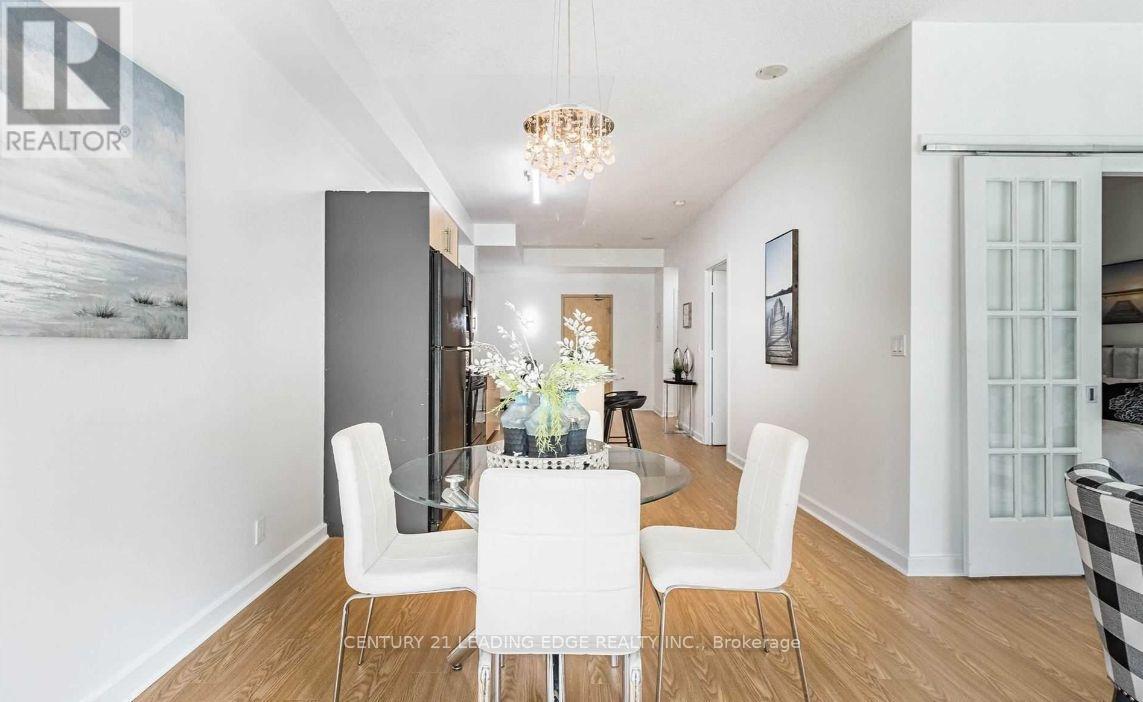 #203 350 WELLINGTON STREET W - 5