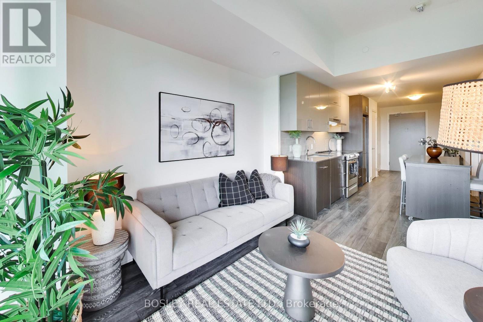 #520 188 FAIRVIEW MALL DRIVE - 10