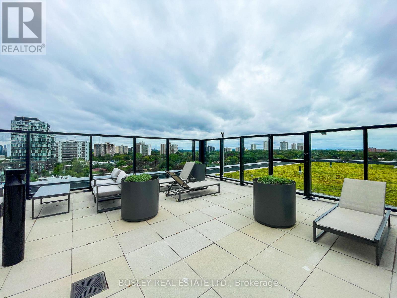 #520 188 FAIRVIEW MALL DRIVE - 31