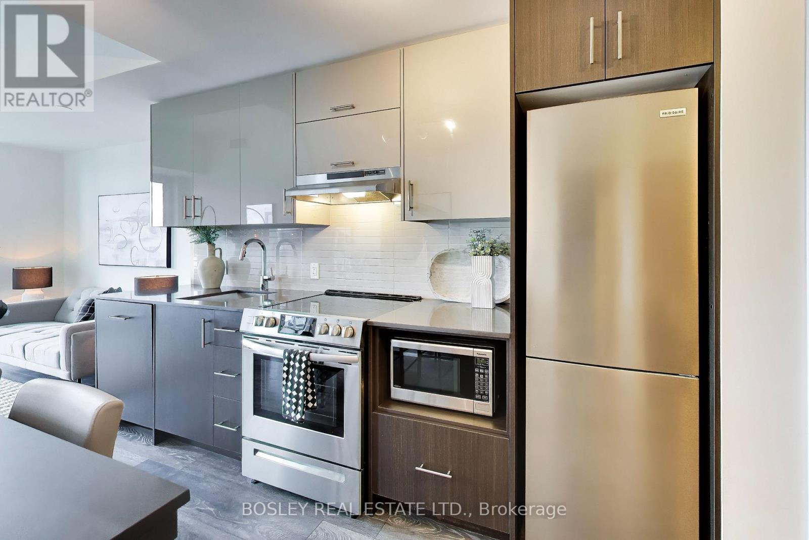 #520 188 FAIRVIEW MALL DRIVE - 6