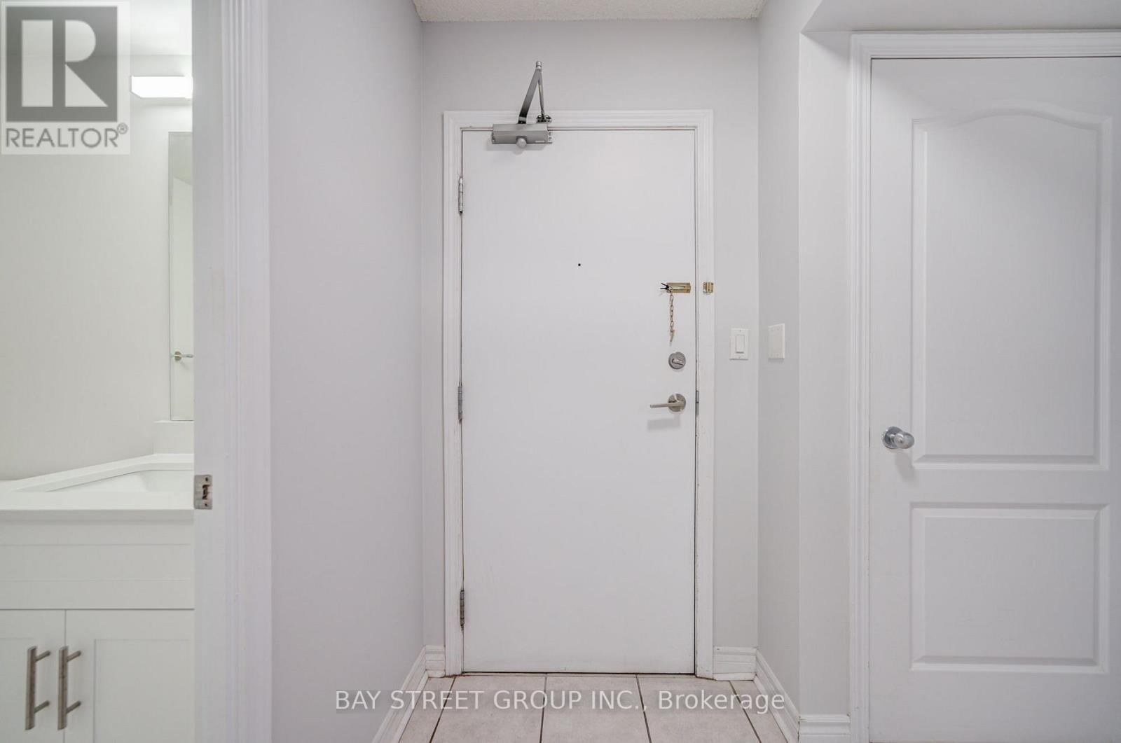 #1505 8 REAN DRIVE - 10