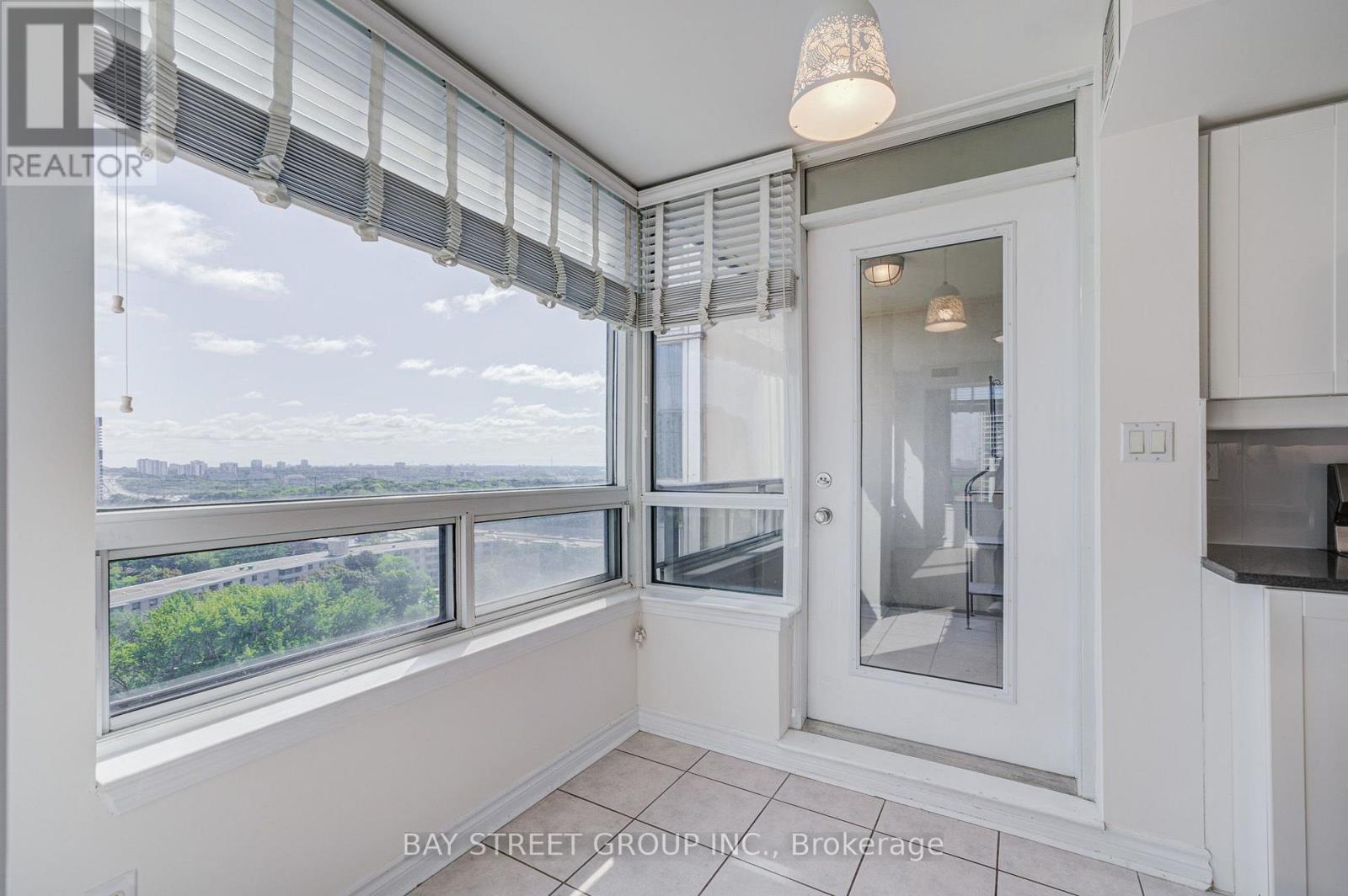 #1505 8 REAN DRIVE - 15