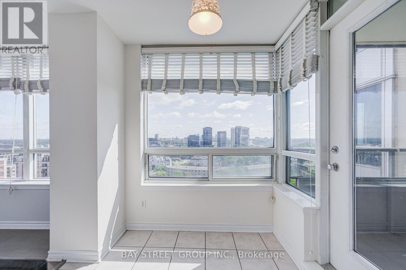 #1505 8 REAN DRIVE - 16