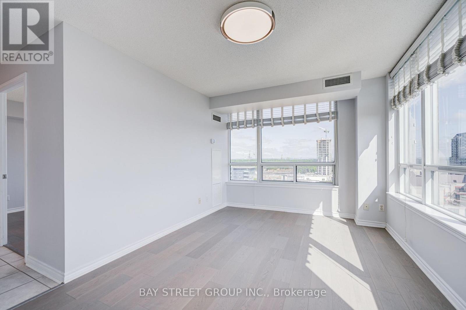 #1505 8 REAN DRIVE - 19