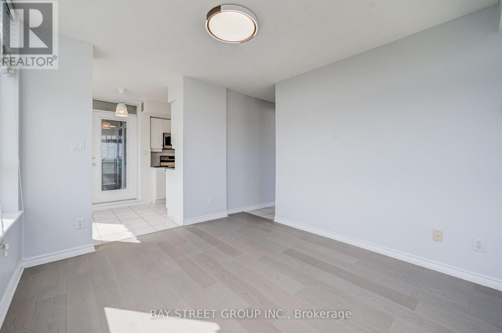 #1505 8 REAN DRIVE - 20
