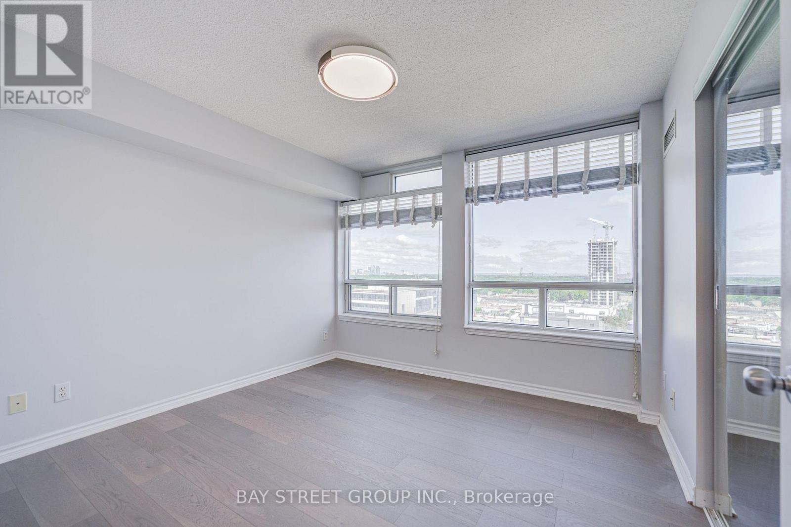 #1505 8 REAN DRIVE - 21