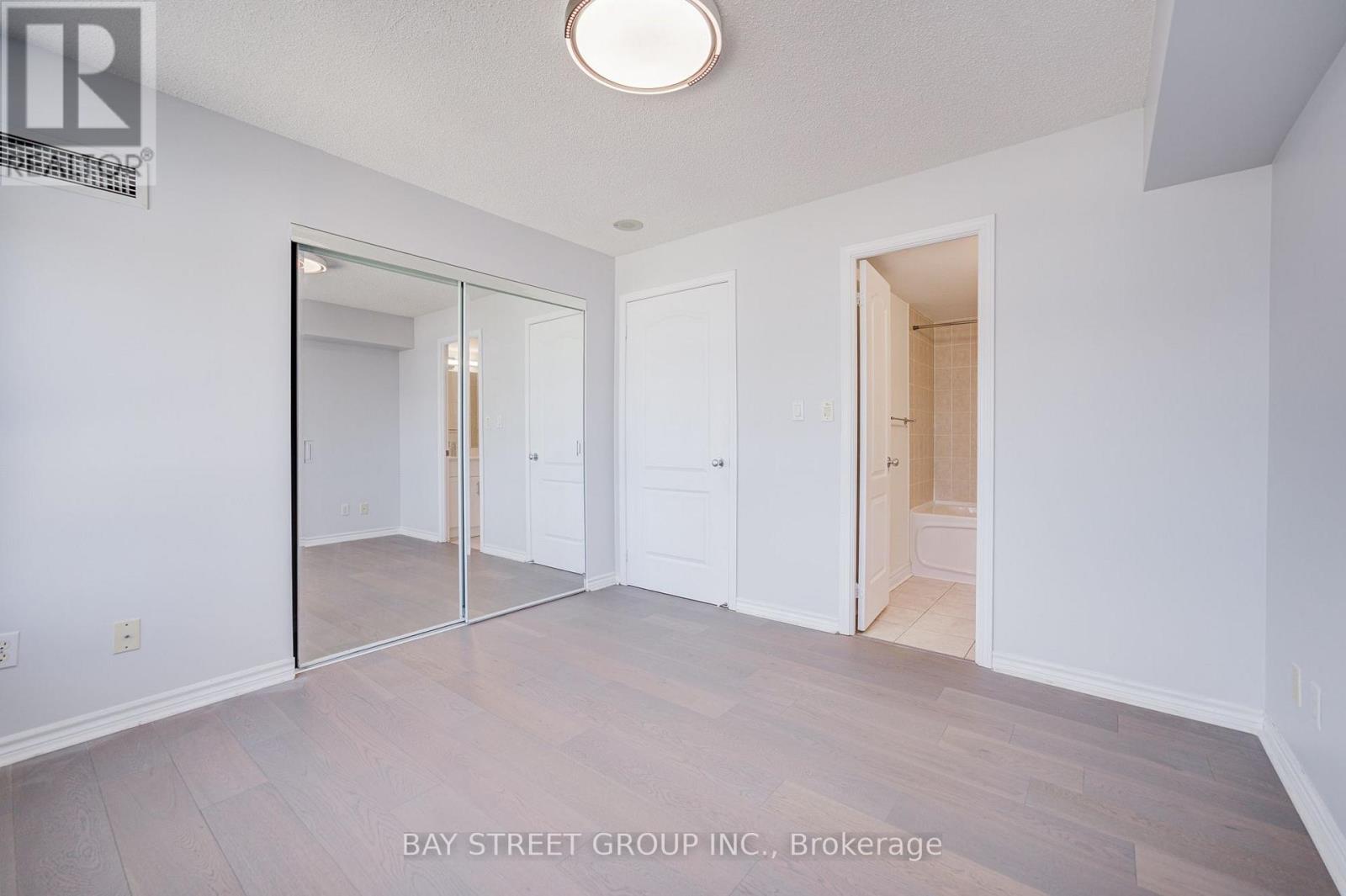 #1505 8 REAN DRIVE - 23
