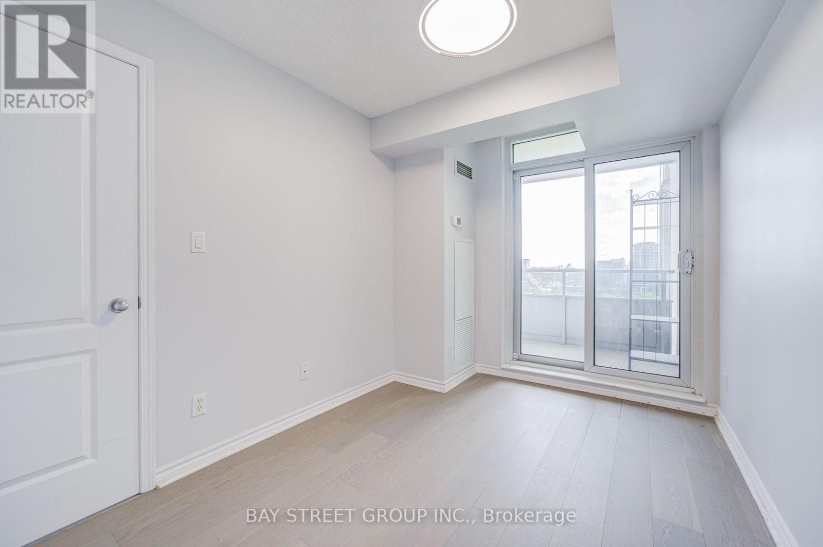 #1505 8 REAN DRIVE - Image 26