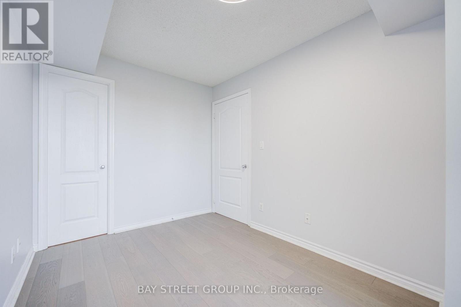 #1505 8 REAN DRIVE - Image 28