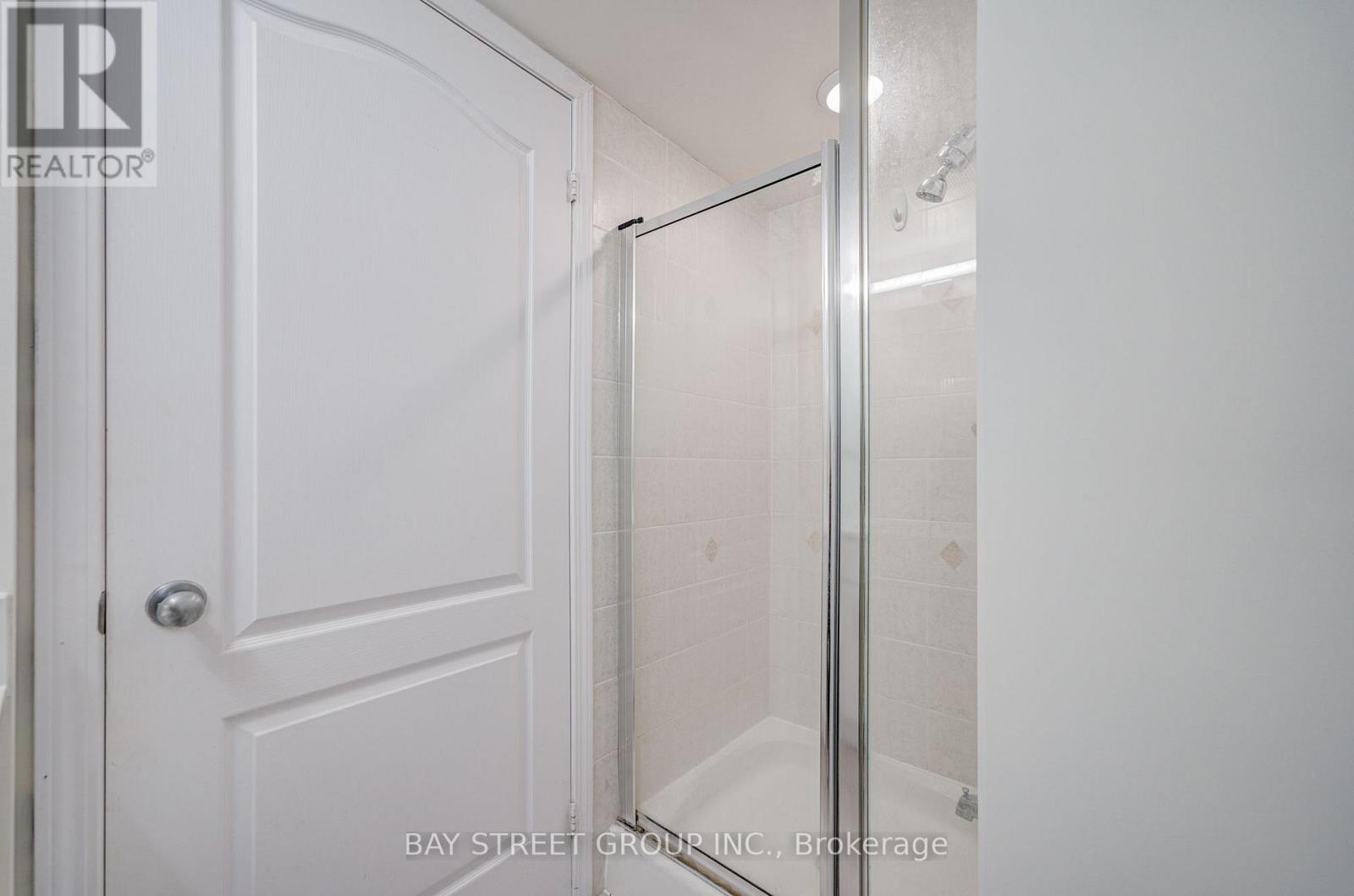 #1505 8 REAN DRIVE - Image 31