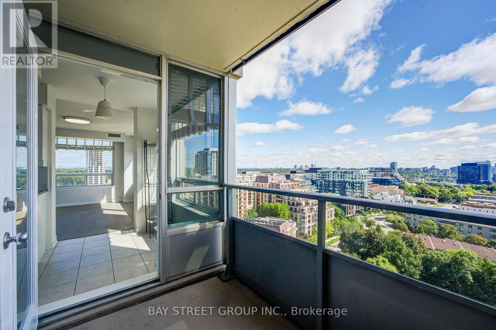 #1505 8 REAN DRIVE - 33