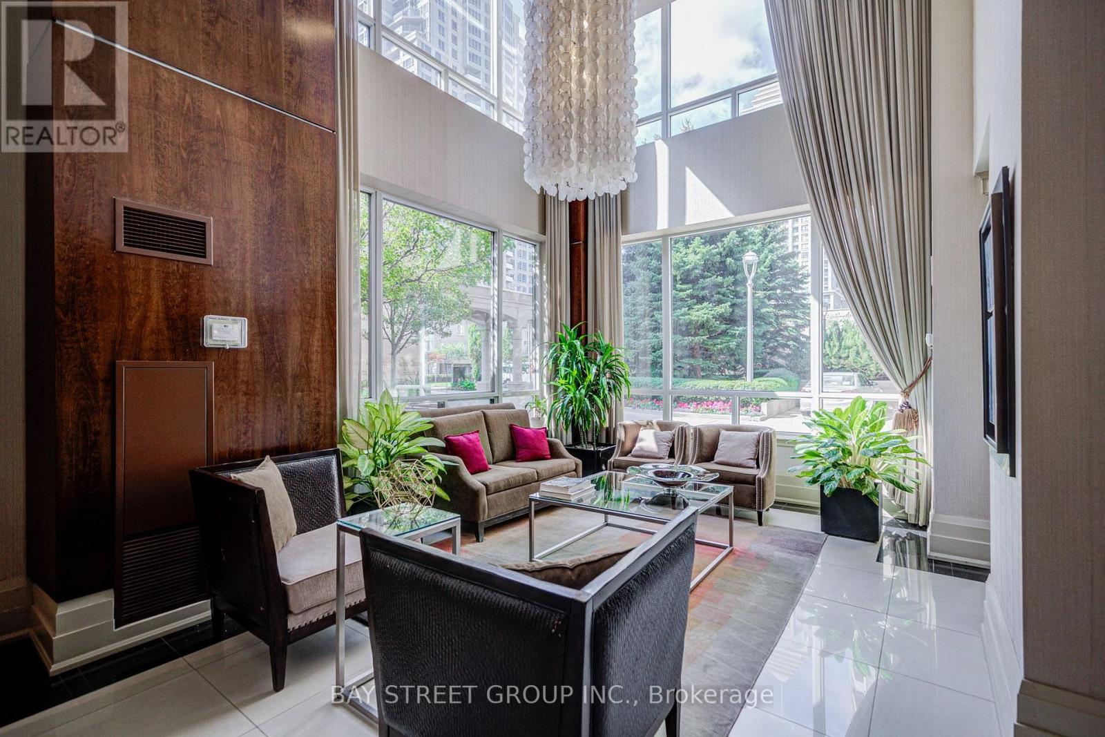 #1505 8 REAN DRIVE - 50