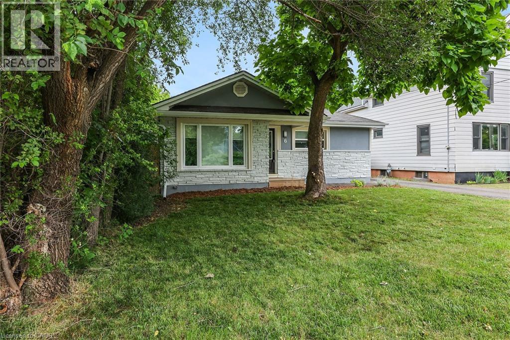 6 LINCOLN Avenue, Grimsby, Ontario, L3M1Y4, Grimsby, Ontario — photo 2 of 5
