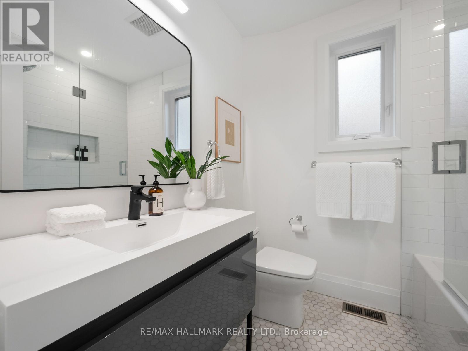 189 GREENWOOD AVENUE - Image 32