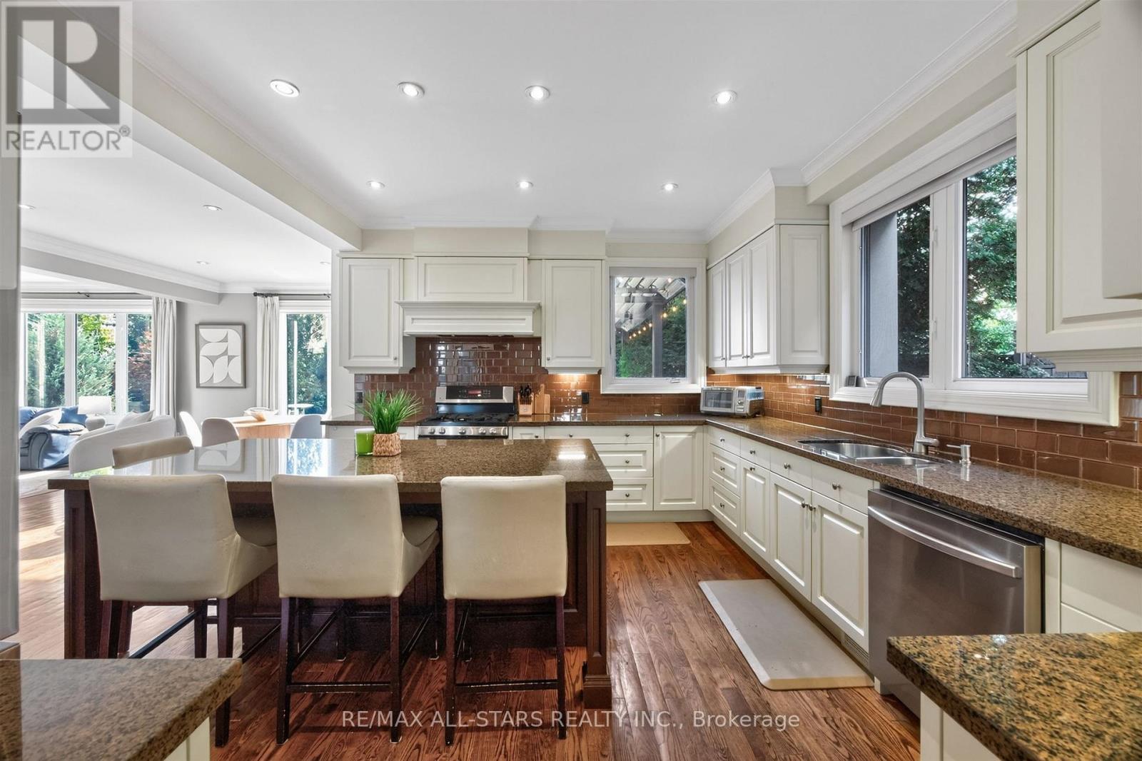30 ST QUENTIN AVENUE - 15