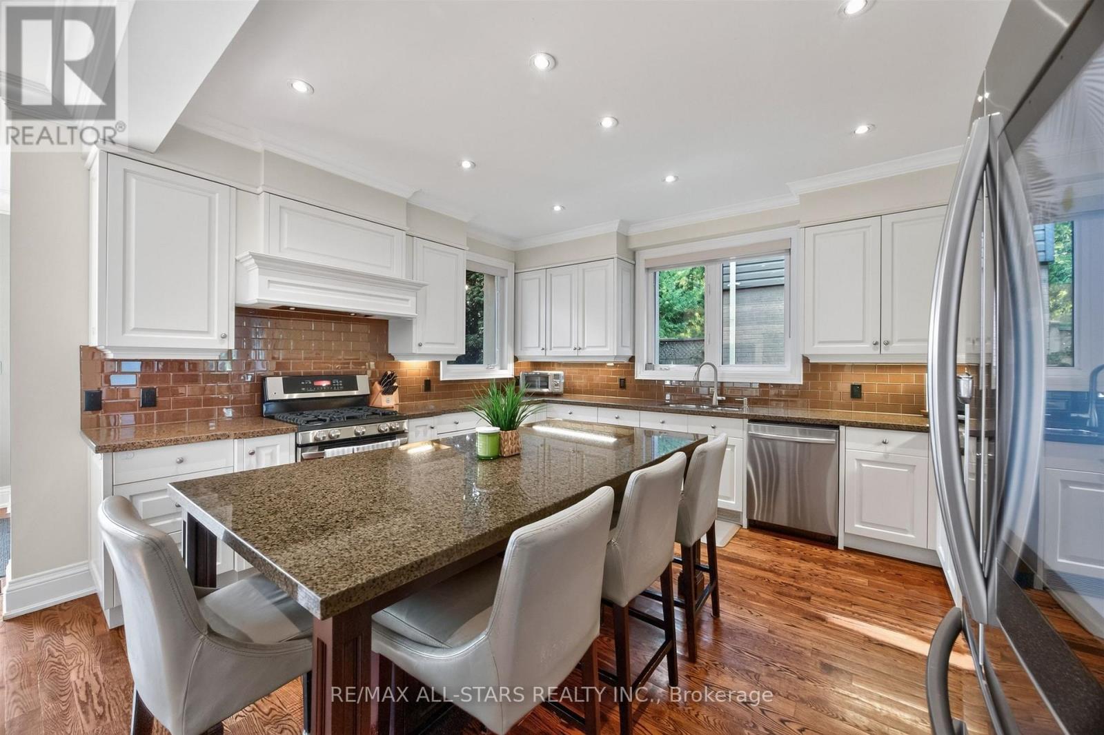 30 ST QUENTIN AVENUE - 16