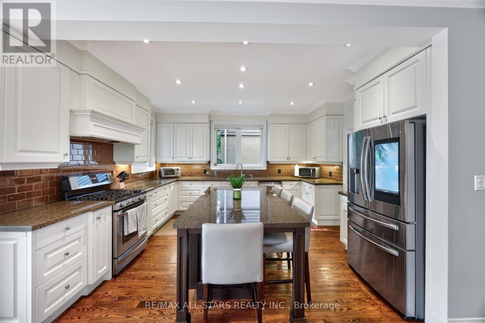 30 ST QUENTIN AVENUE - 17