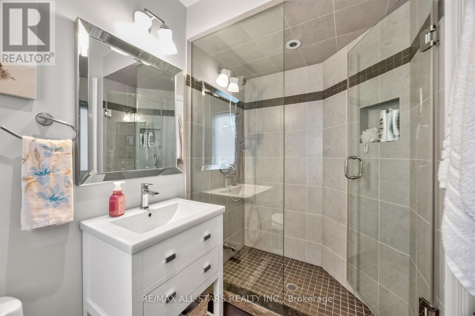 30 ST QUENTIN AVENUE - 33